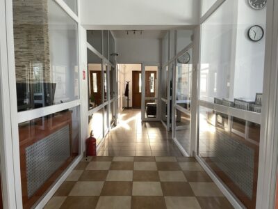 Gotowy budynek biurowo-magazynowy blisko centrum
