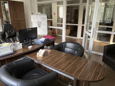 Gotowy budynek biurowo-magazynowy blisko centrum