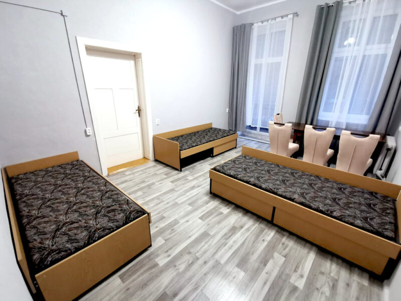 Mieszkanie 3-4 pokoje, balkon, centrum