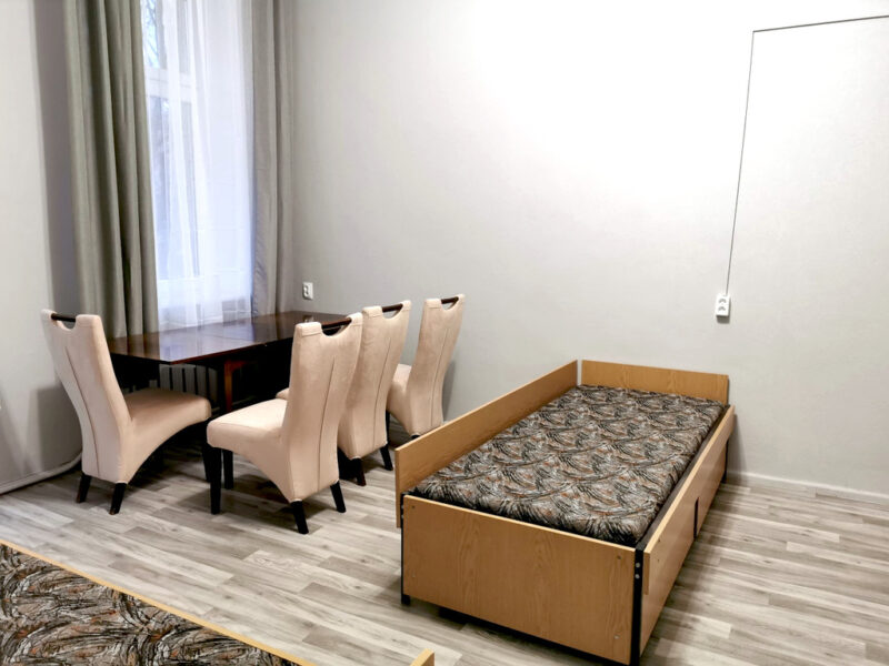 Mieszkanie 3-4 pokoje, balkon, centrum