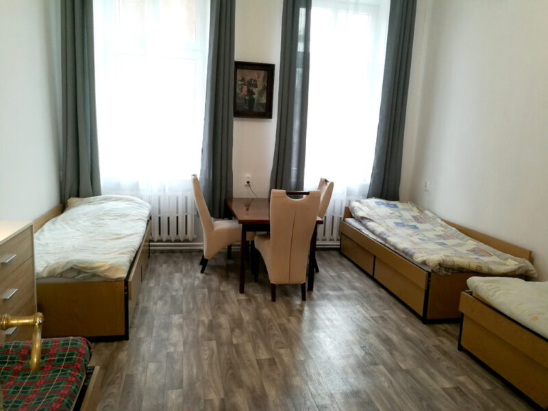 Mieszkanie 3-4 pokoje, balkon, centrum