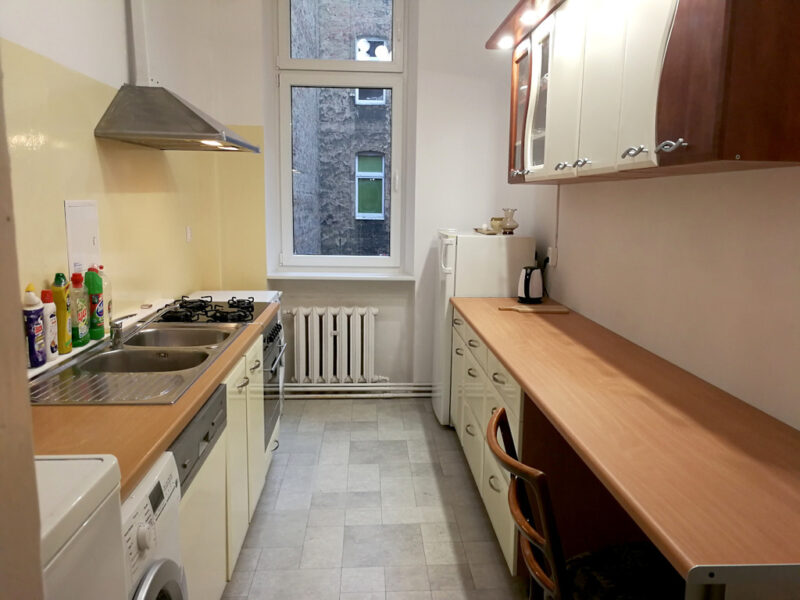 Mieszkanie 3-4 pokoje, balkon, centrum