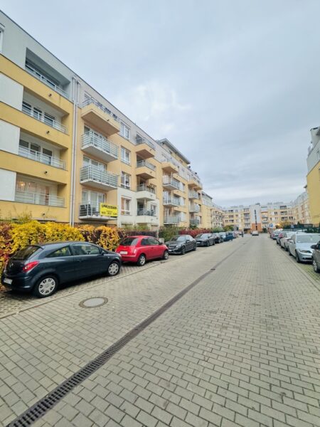 Gumieńce 2 pok. z balkonem i m. postojowym