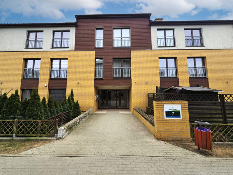 Na sprzedaż 3 pokojowe mieszkanie z ogrodem