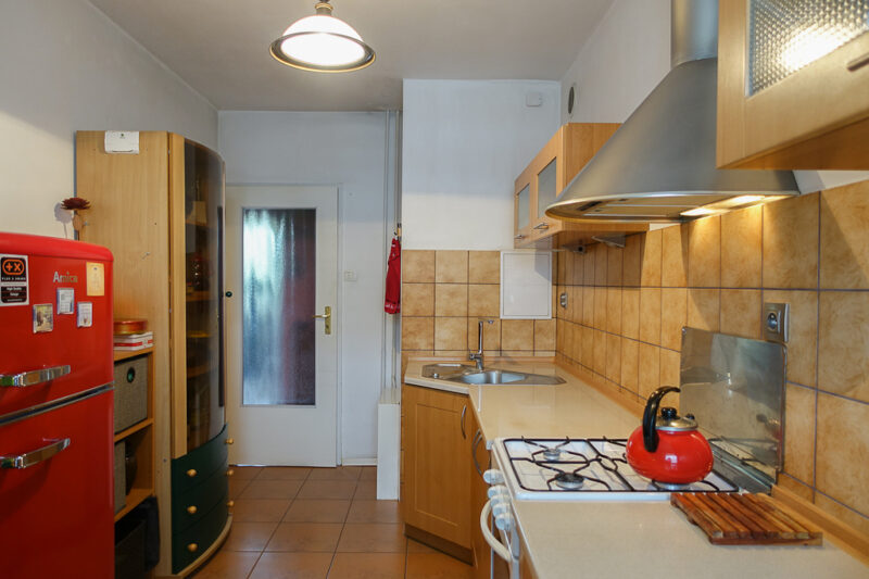 Pomorzany 2 pokoje 49,55 m2, III p. 2002 r. balkon