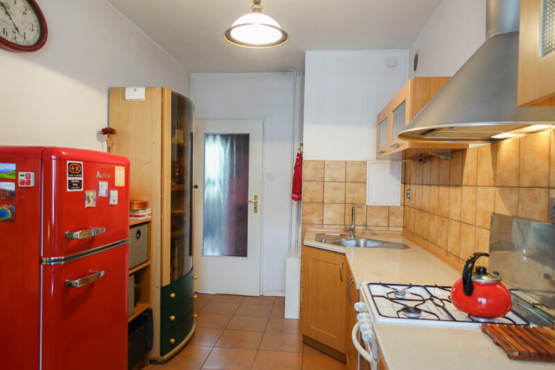 Pomorzany 2 pokoje 49,55 m2, III p. 2002 r. balkon
