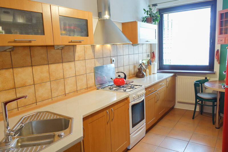 Pomorzany 2 pokoje 49,55 m2, III p. 2002 r. balkon