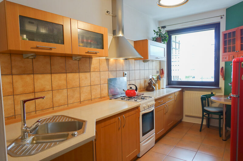 Pomorzany 2 pokoje 49,55 m2, III p. 2002 r. balkon