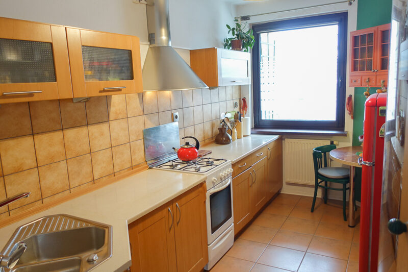 Pomorzany 2 pokoje 49,55 m2, III p. 2002 r. balkon