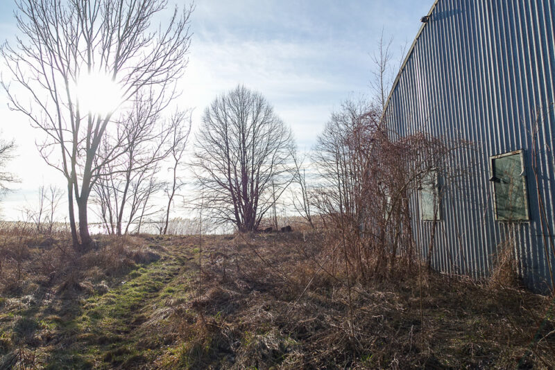 Hala 570 m2, działka 7129 m2, dostęp do wody