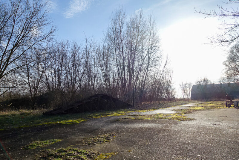 Hala 570 m2, działka 7129 m2, dostęp do wody
