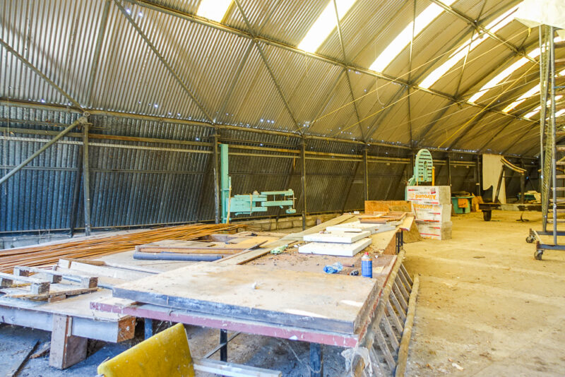 Hala 570 m2, działka 7129 m2, dostęp do wody