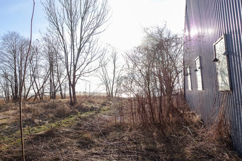 Hala 570 m2, działka 7129 m2, dostęp do wody