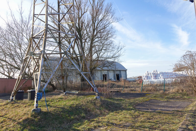 Hala 570 m2, działka 7129 m2, dostęp do wody