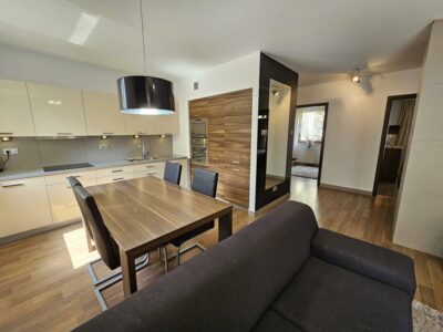 Apartament 3pok.,winda, garaż, balkon - Centrum