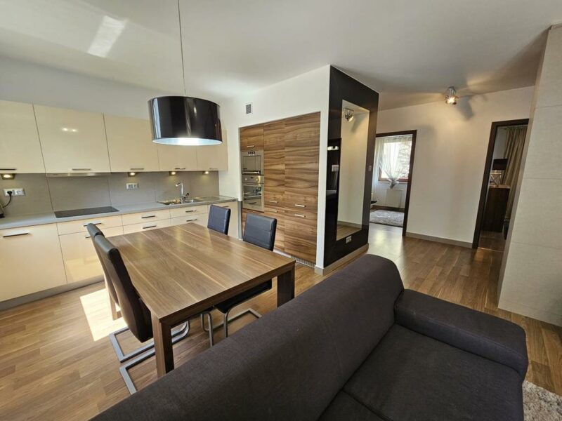Apartament 3pok.,winda, garaż, balkon - Centrum