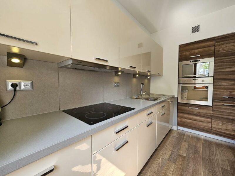 Apartament 3pok.,winda, garaż, balkon - Centrum