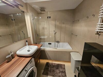 Apartament 3pok.,winda, garaż, balkon - Centrum