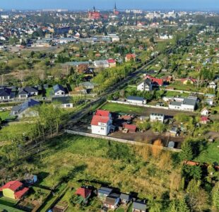 Działka z WZ-0,14ha-zabud. jendoro. z 2 mieszkań.