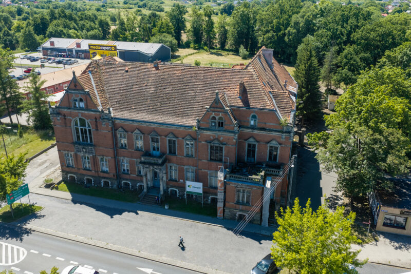 Budynek z XIX wieku | Centrum Chojny | Inwestycja