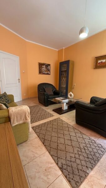 Parter z witryną i wejściem od ulicy! Lokal 71,5 m² (status mieszkalny