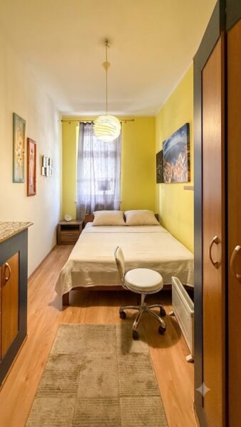 Parter z witryną i wejściem od ulicy! Lokal 71,5 m² (status mieszkalny