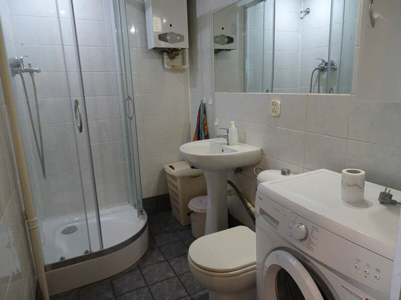 Centrum 2 pokoje, umeblowane, 1800+717+media