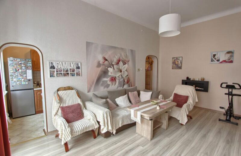 2 pokoje z balkonem w pięknej kamienicy