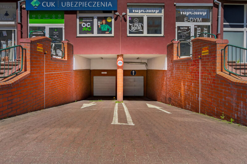 Przestronne mieszkanie z balkonem i garażem!