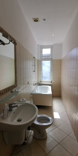 Apartament ze sztukaterią w centrum, 3 pok, 103m2