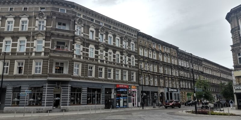 Apartament ze sztukaterią w centrum, 3 pok, 103m2