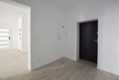 Śródmieście 3 pokoje, balkon, po remoncie, 1 p.