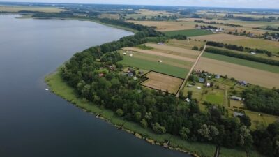 Wyjątkowa działka nad jeziorem Woświn