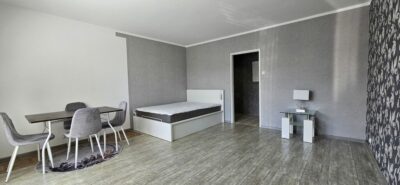 Duża kawalerka przy Rondzie Uniwersyteckim