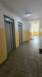 Duża kawalerka przy Rondzie Uniwersyteckim