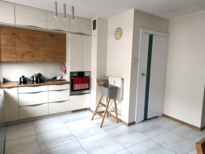 Przestronne 2 pokoje, balkon, garaż