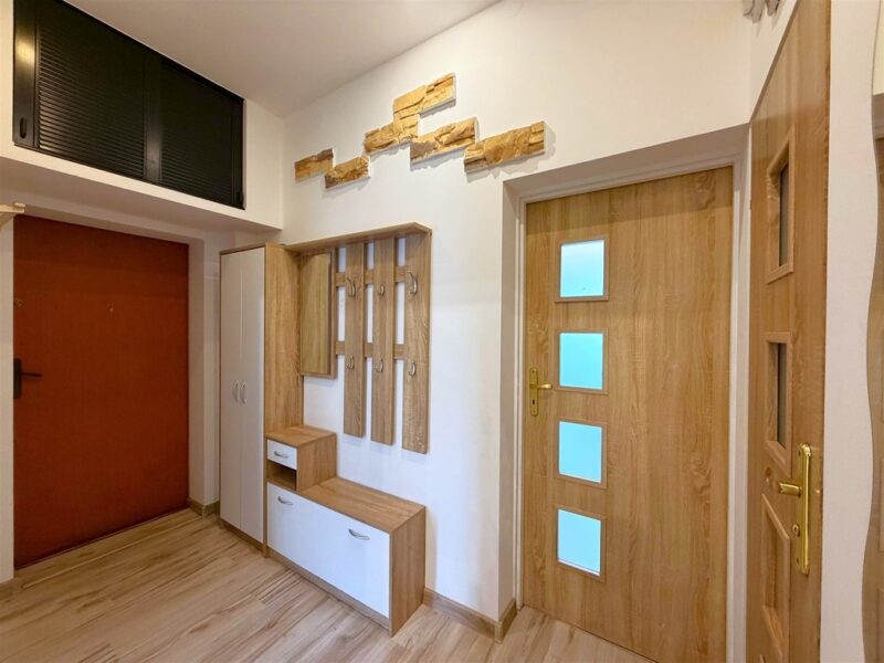 75m2 Mieszkanie/ 3 Pokoje/ 17m piwnica/ Balkon!