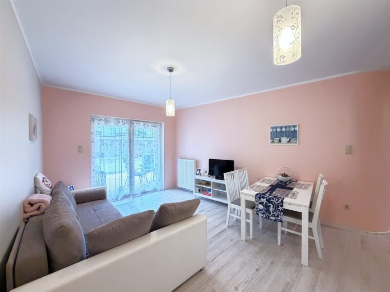 Apartament z Basenem, Kortami Tenisowymi, Tarasem!