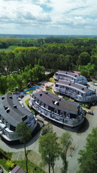 Apartament z Basenem, Kortami Tenisowymi, Tarasem!