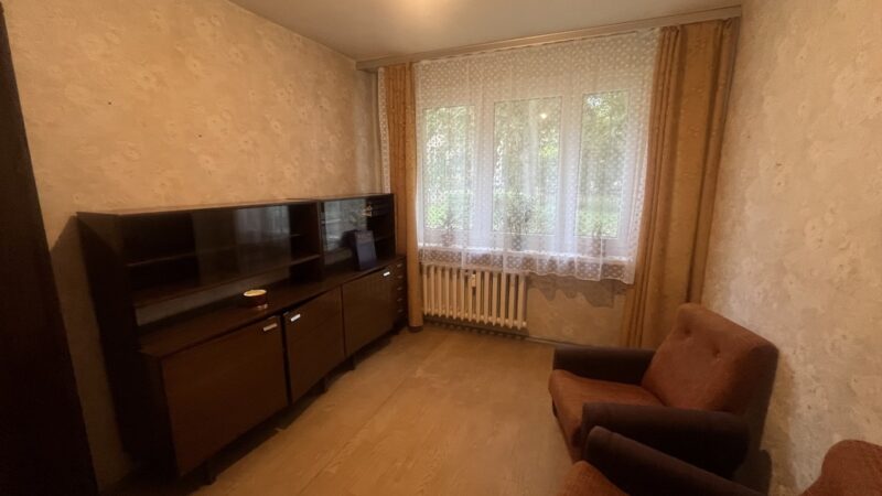 2 rozkładowe pokoje ,parter/4 okol. Książąt.