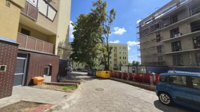 Kawalerka przy ul. Piekary – jasna i wysoka