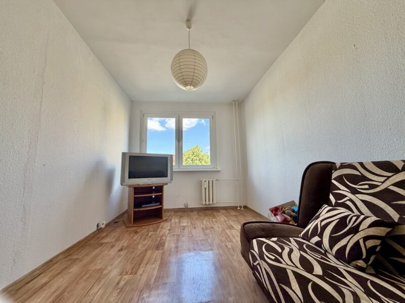 3 pokoje z dużym balkonem na I piętrze
