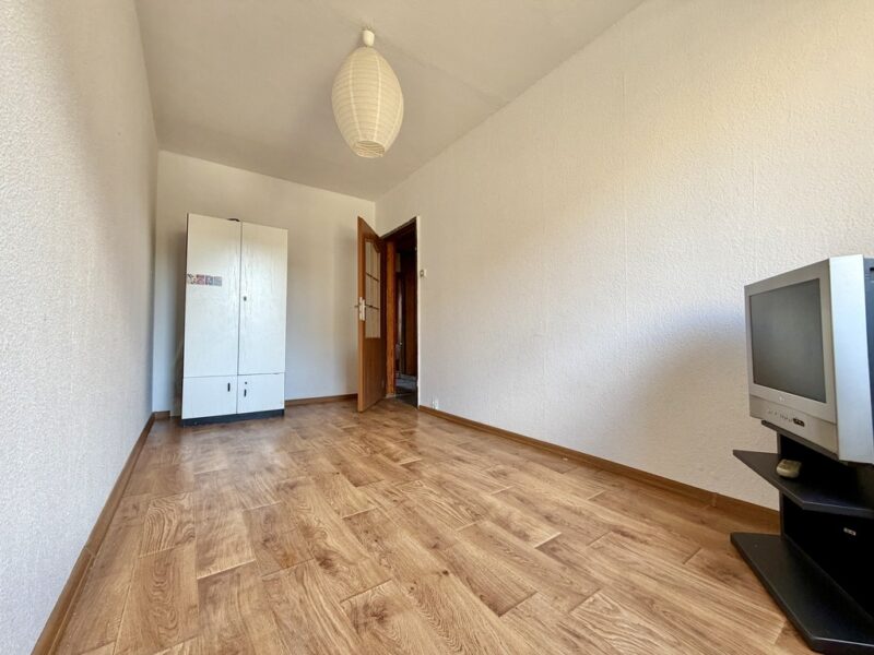 3 pokoje z dużym balkonem na I piętrze