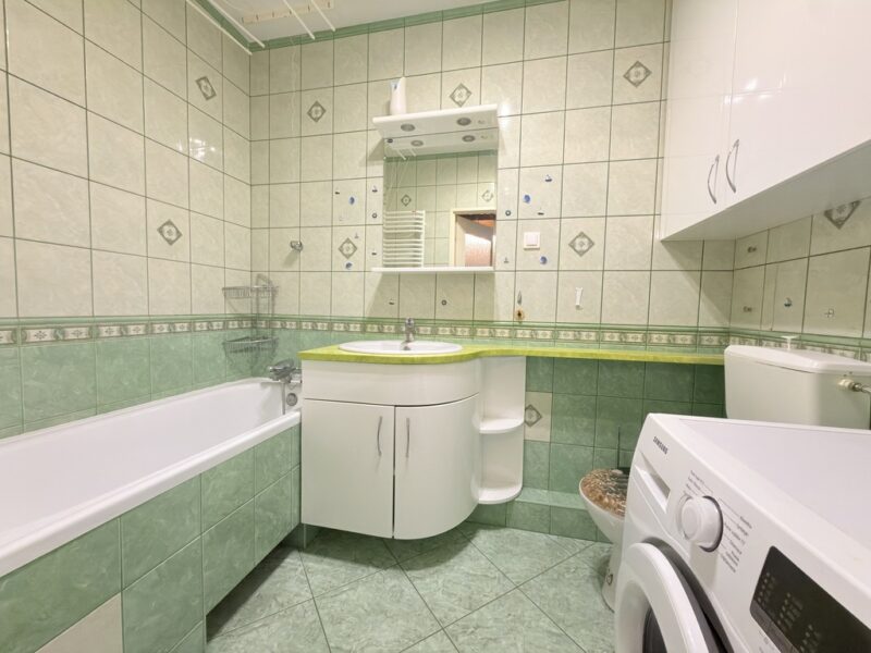 Os. Majowe 2 pokoje, balkon- piękny widok, 2000r