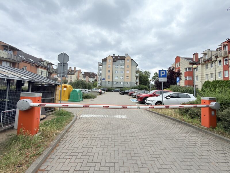 Os. Majowe 2 pokoje, balkon- piękny widok, 2000r
