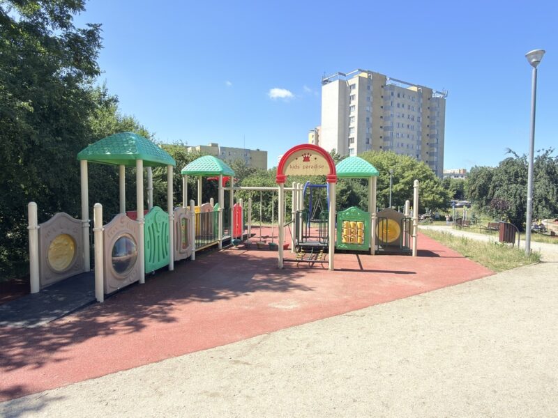 Os. Majowe 2 pokoje, balkon- piękny widok, 2000r