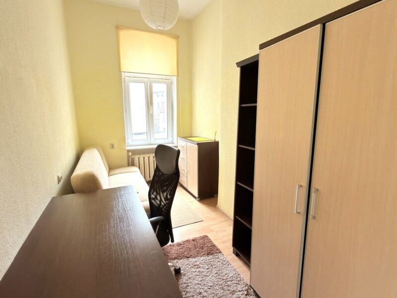 6 - 7 pok pod wynajem przy Deptaku