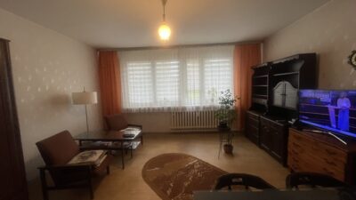 2 rozkładowe pokoje ,parter/4 okol. Książąt.