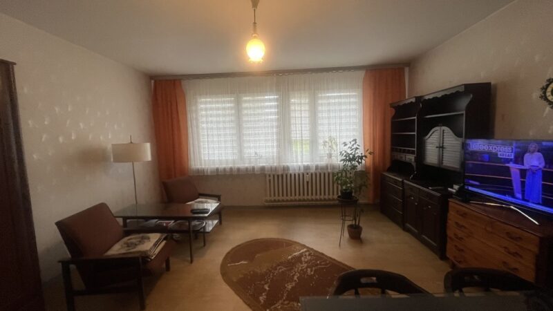 2 rozkładowe pokoje ,parter/4 okol. Książąt.