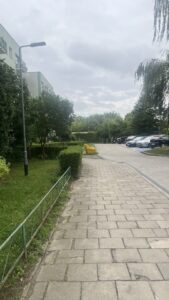 2 rozkładowe pokoje ,parter/4 okol. Książąt.